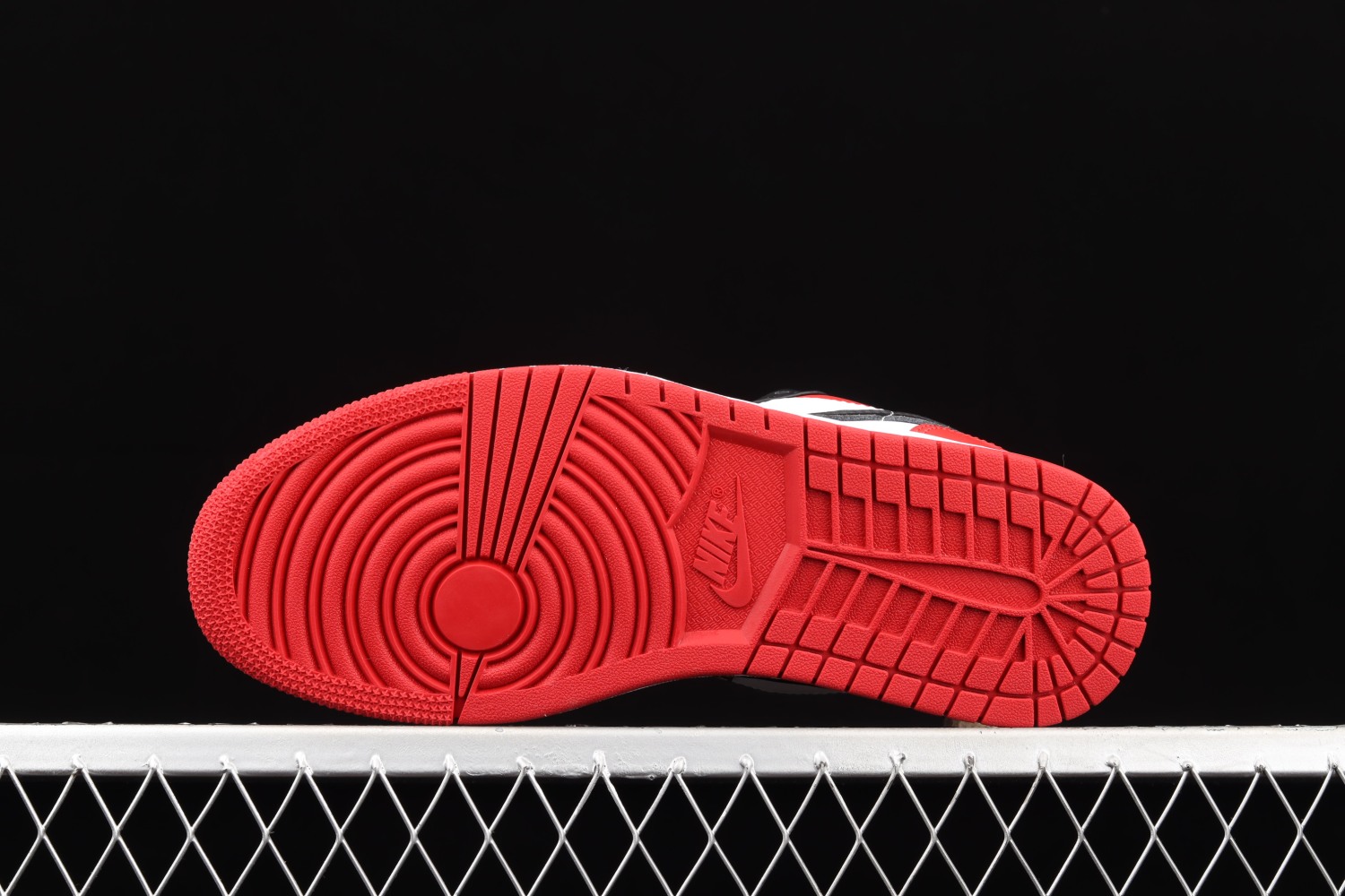 Jordan 1 Low Bred Toe 553558-612