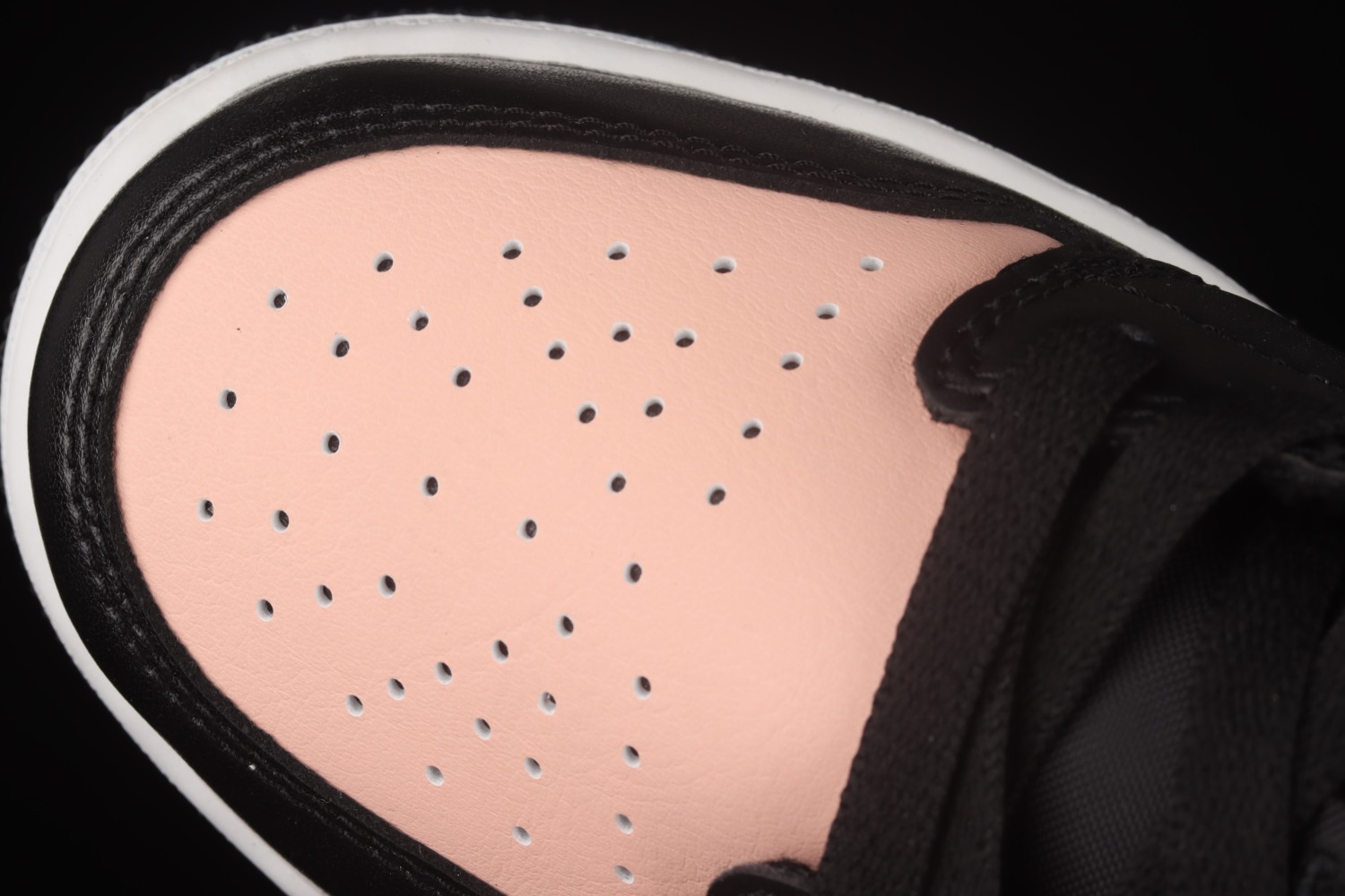 Jordan 1 Low Crimson Tint (GS) 553560-034