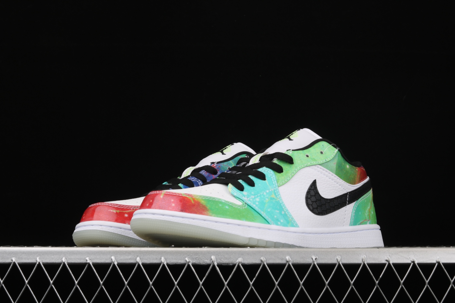 Jordan 1 Low Galaxy (W) CW7310-909