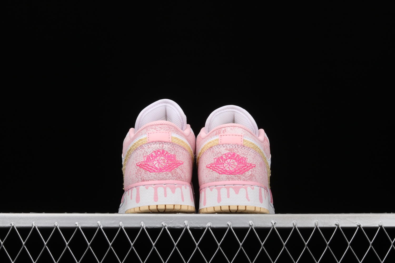Jordan 1 Low Paint Drip (GS) CW7104-601
