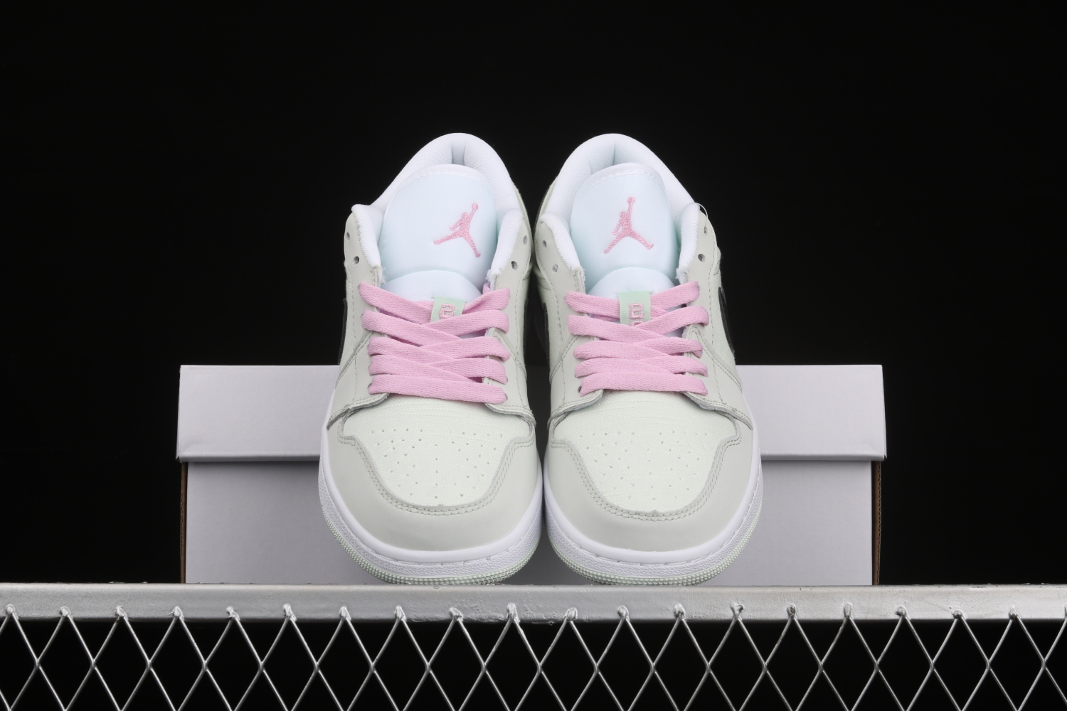 Jordan 1 Low SE Barely Green (W) CZ0776-300