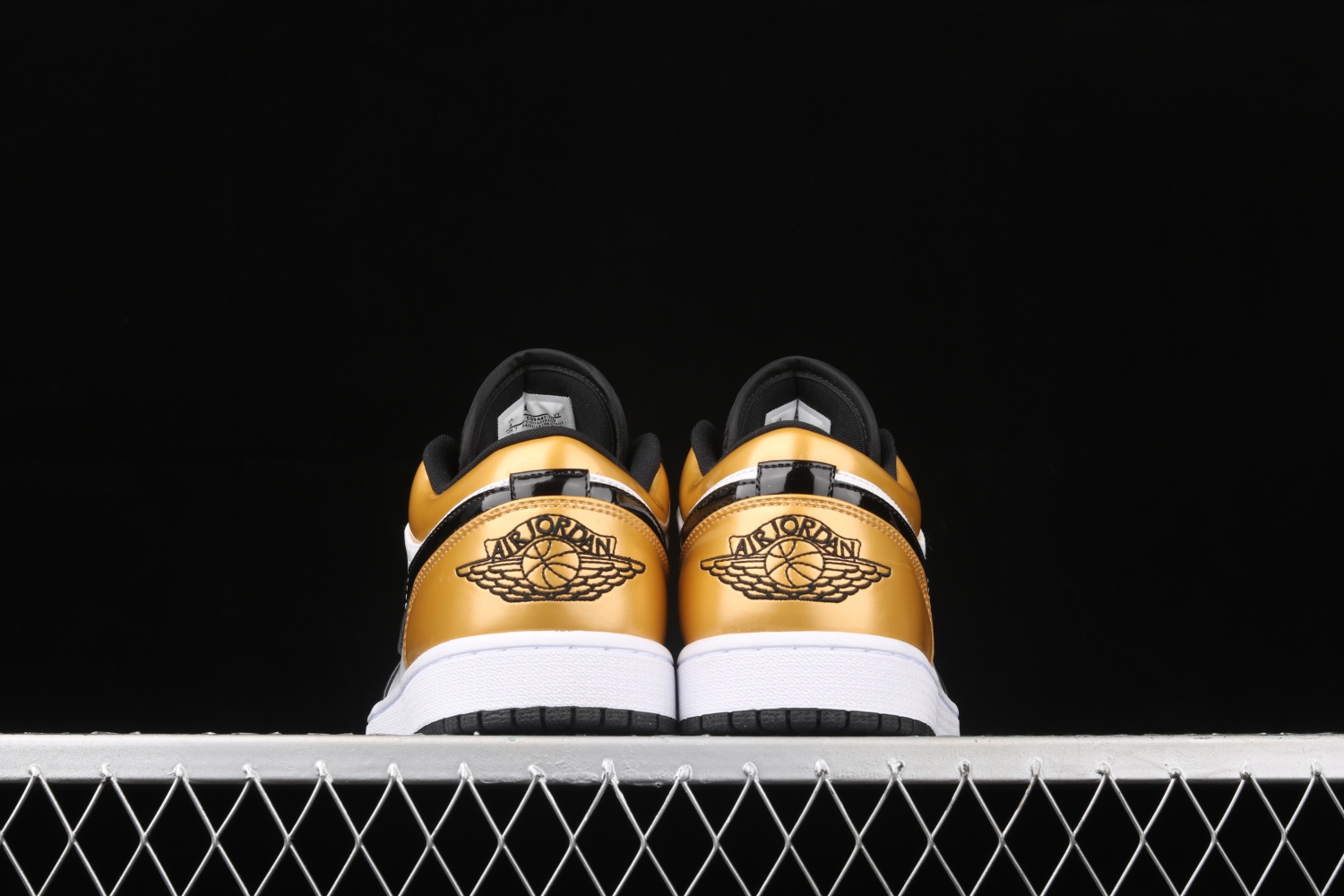 Jordan 1 Low Gold Toe CQ9447-700