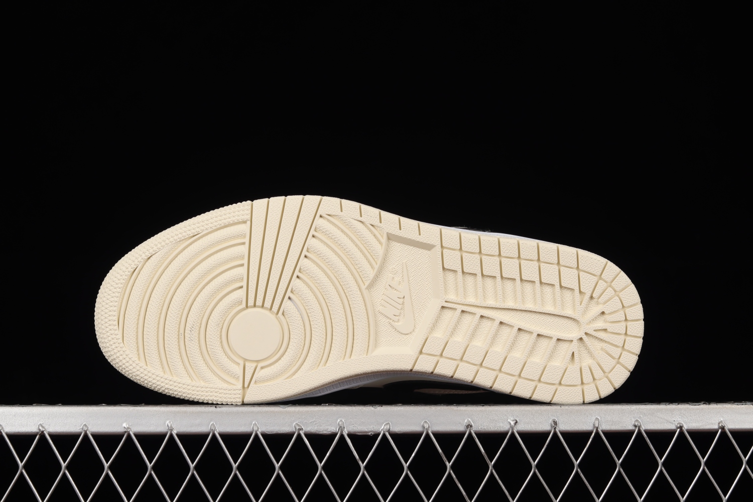 Jordan 1 Low Coconut Milk (W) DC0774-121