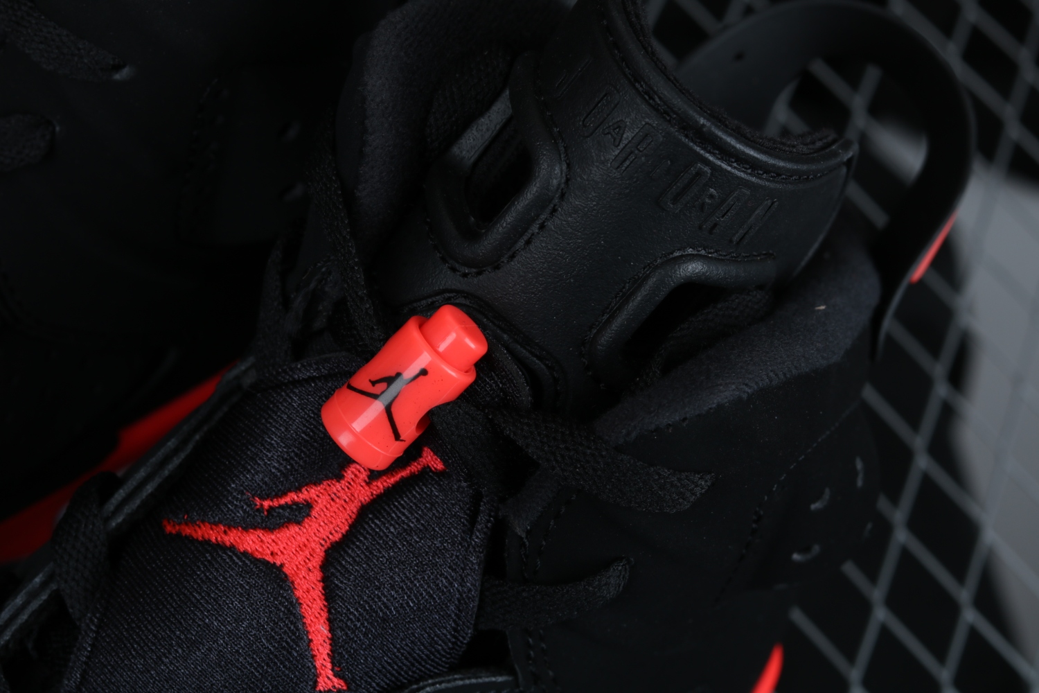 Jordan 6 Retro Black Infrared (2019) 384664-060