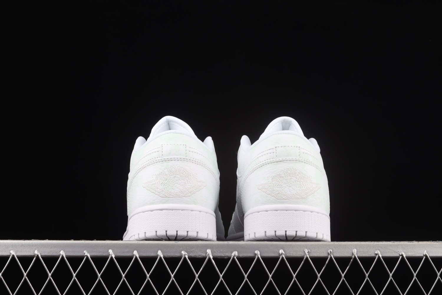 Jordan 1 Low Triple White Tumbled Leather 553558-130