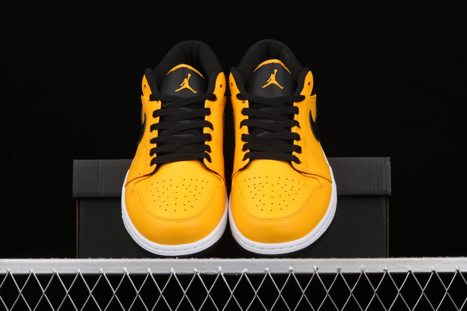 Jordan 1 Low University Gold 553558-700