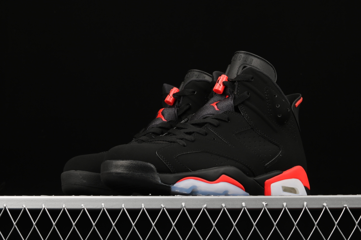 Jordan 6 Retro Black Infrared (2019) 384664-060