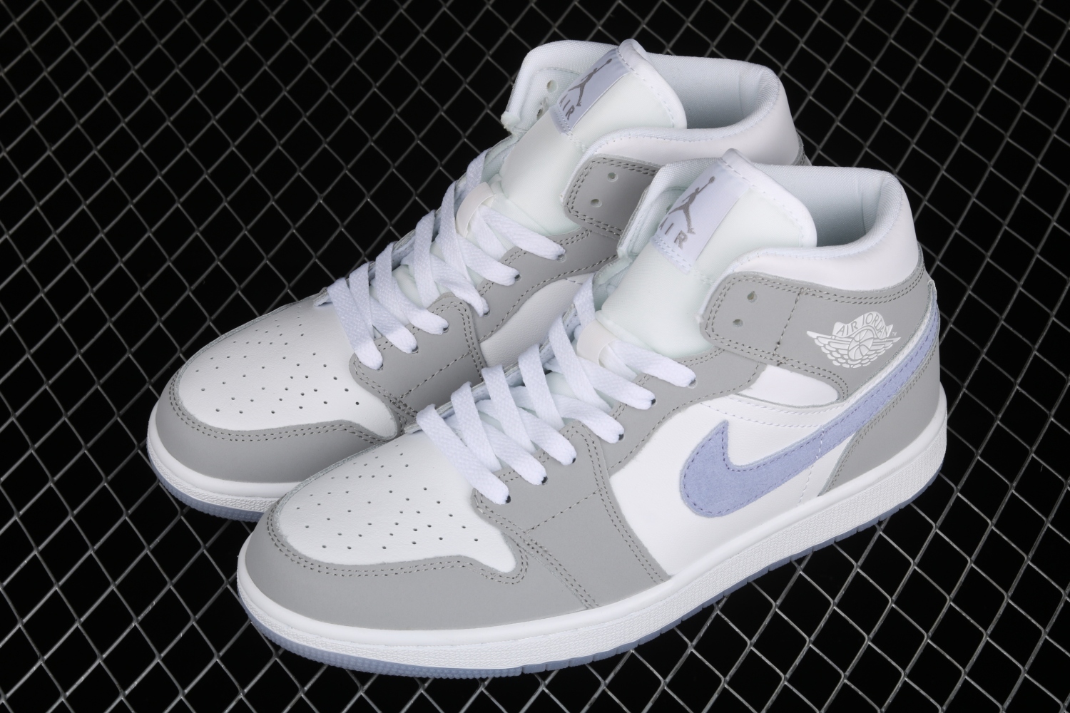 Jordan 1 Mid Wolf Grey Aluminum (W)  BQ6472-105