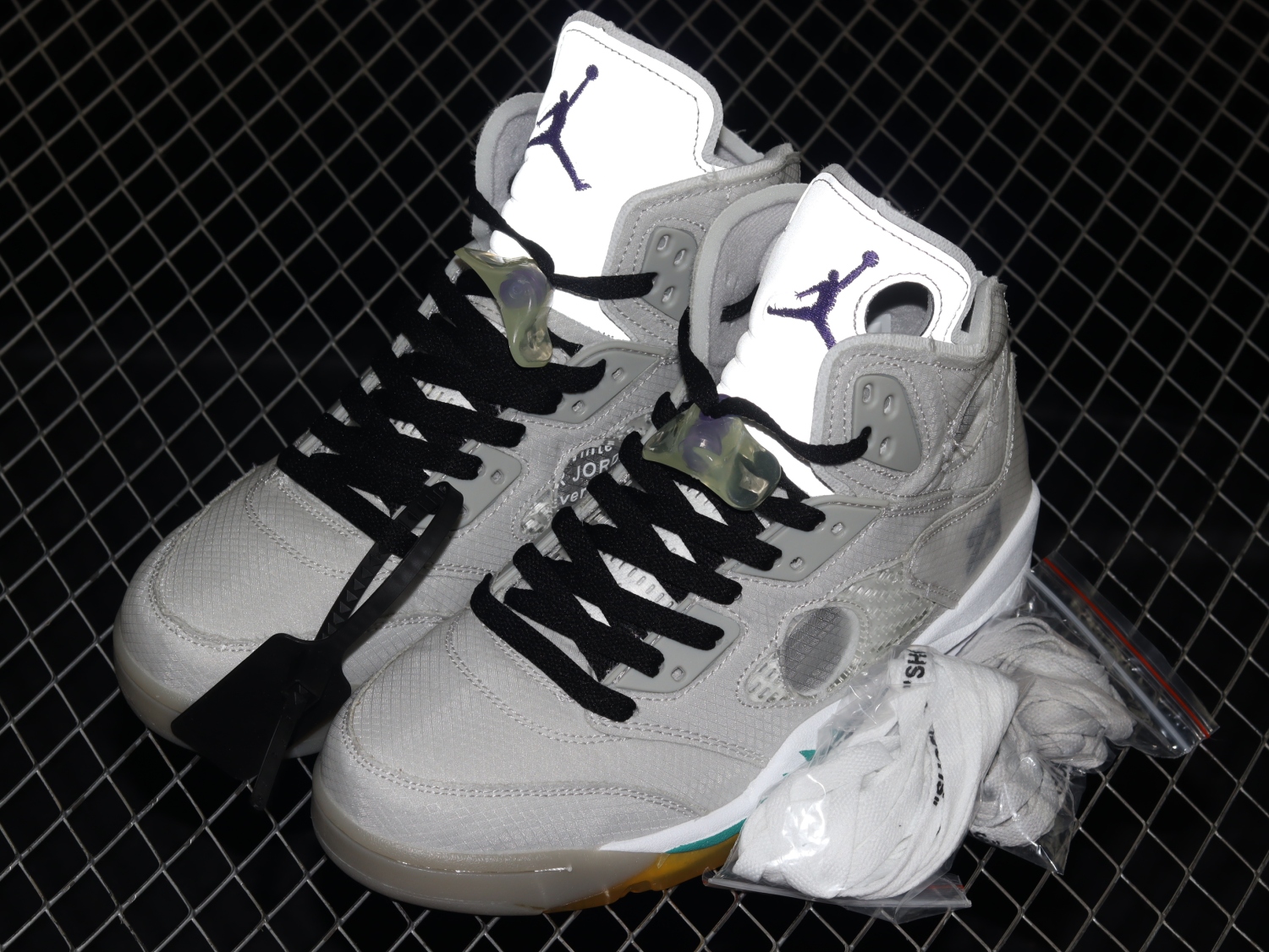 Top Air Jordan Retro 5 x Off-White CT8480-105