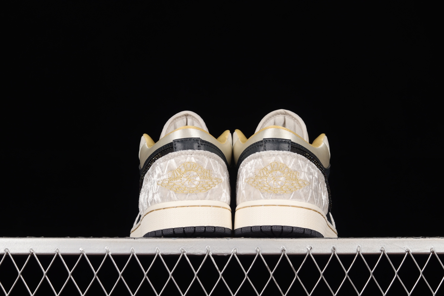 Jordan 1 Low Beaded Swoosh DV1762-001