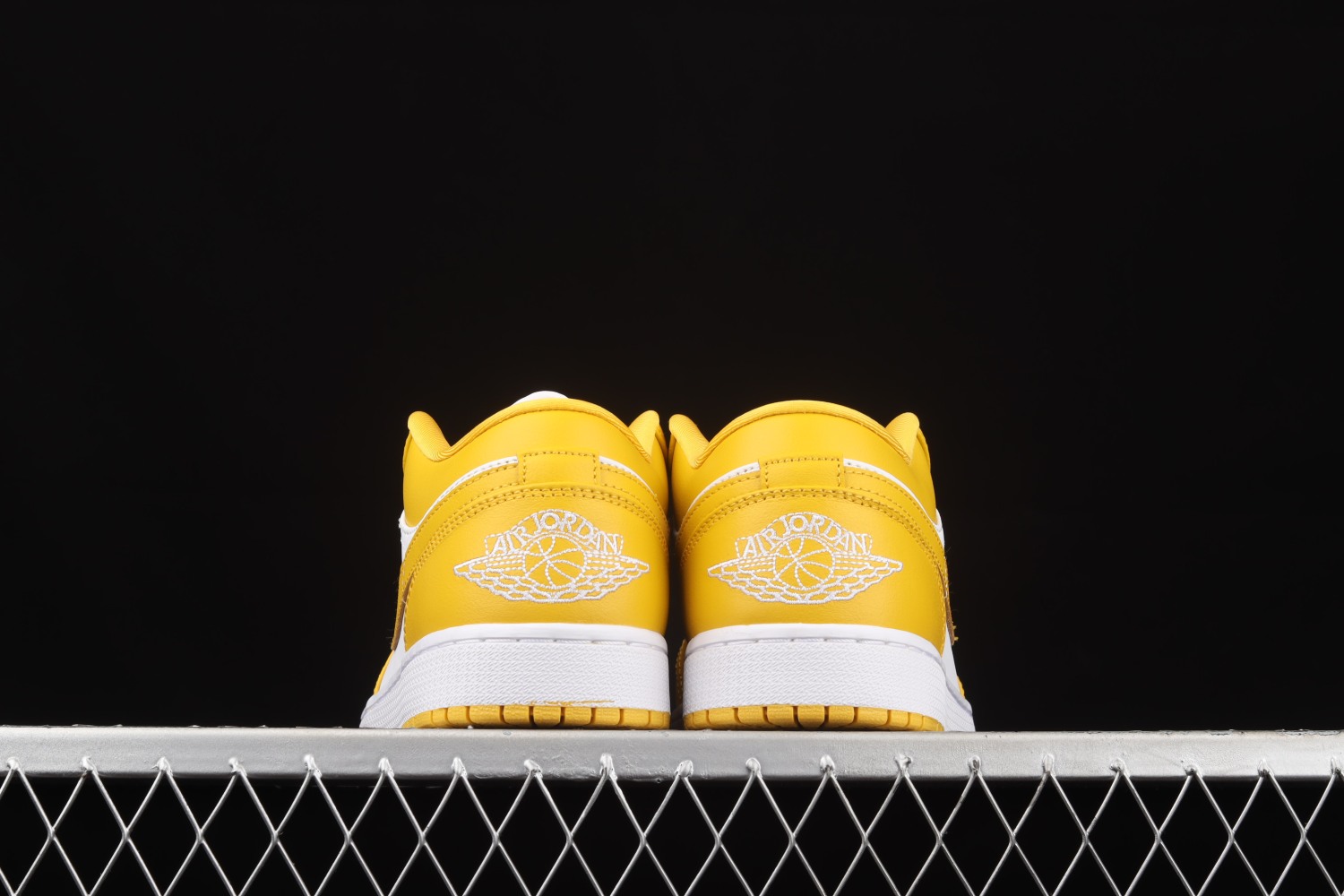 Jordan 1 Low White Pollen (GS) 553560-171
