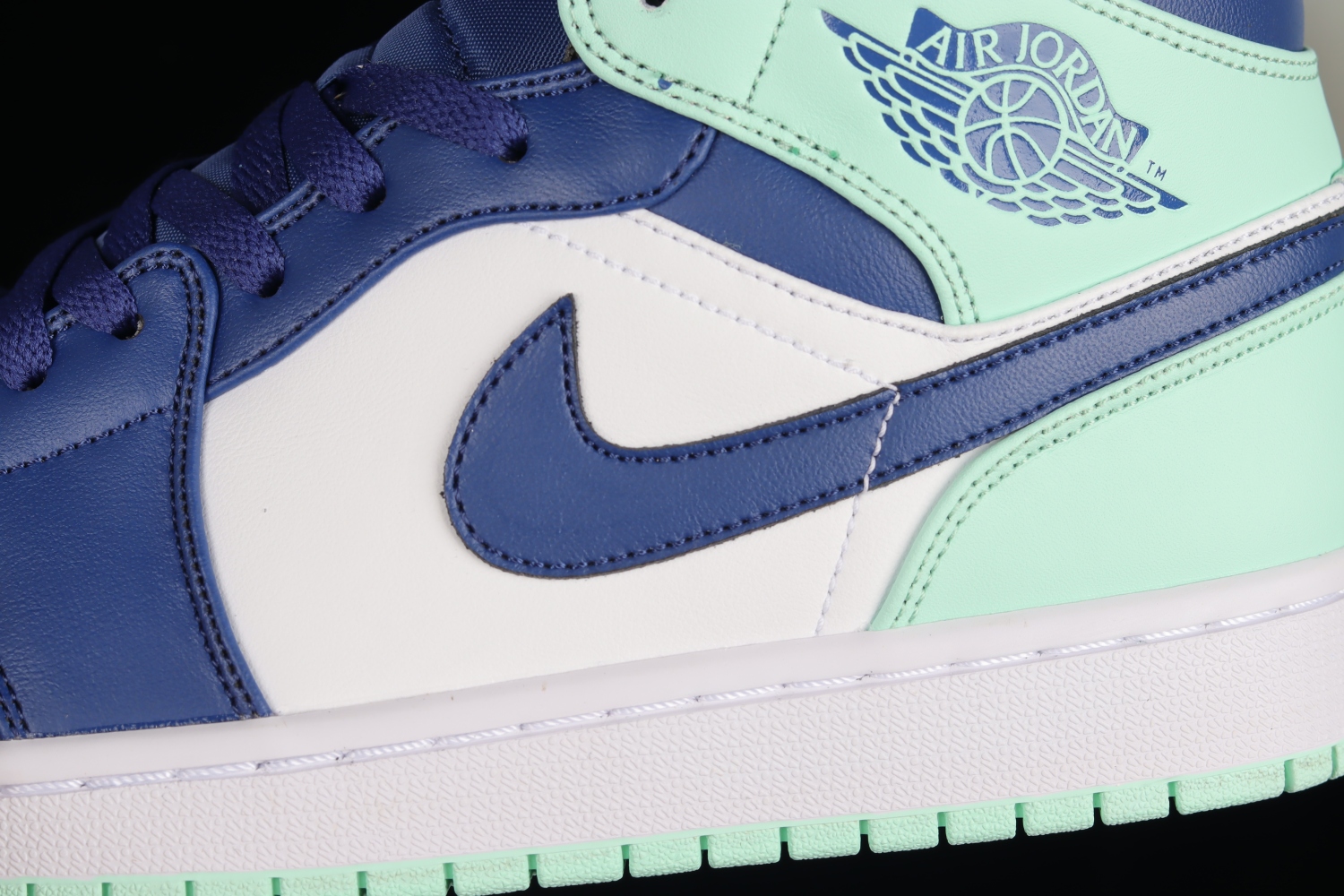 Jordan 1 Mid Blue Mint 554724-413
