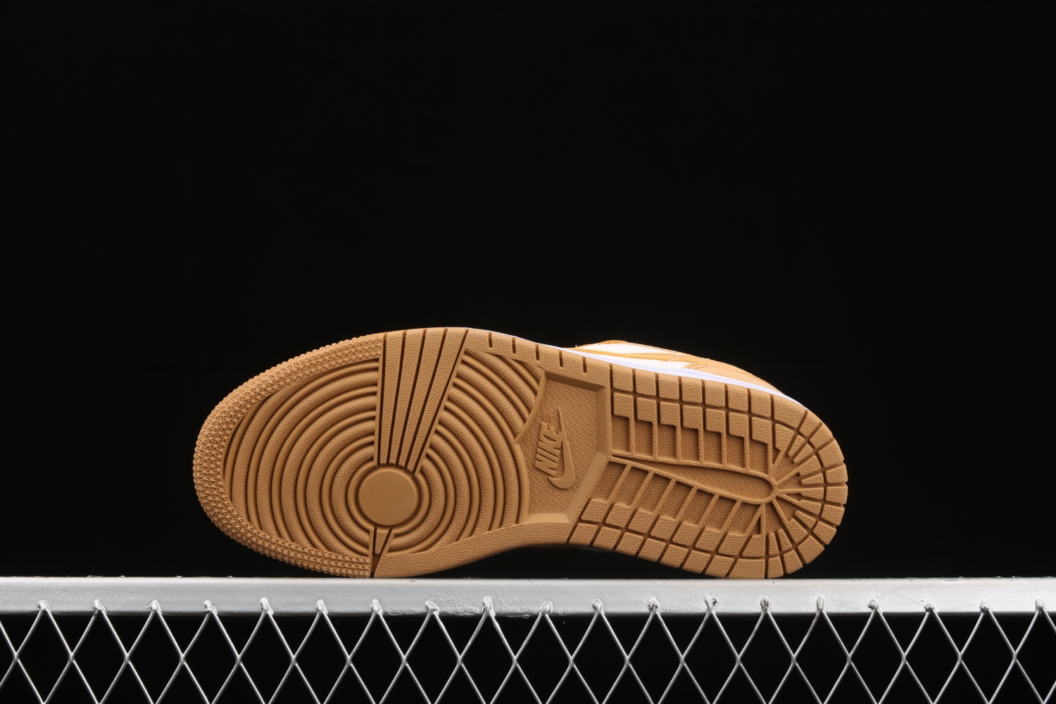 Jordan 1 Low SE Twine Orange Quartz Corduroy (W) DH7820-700