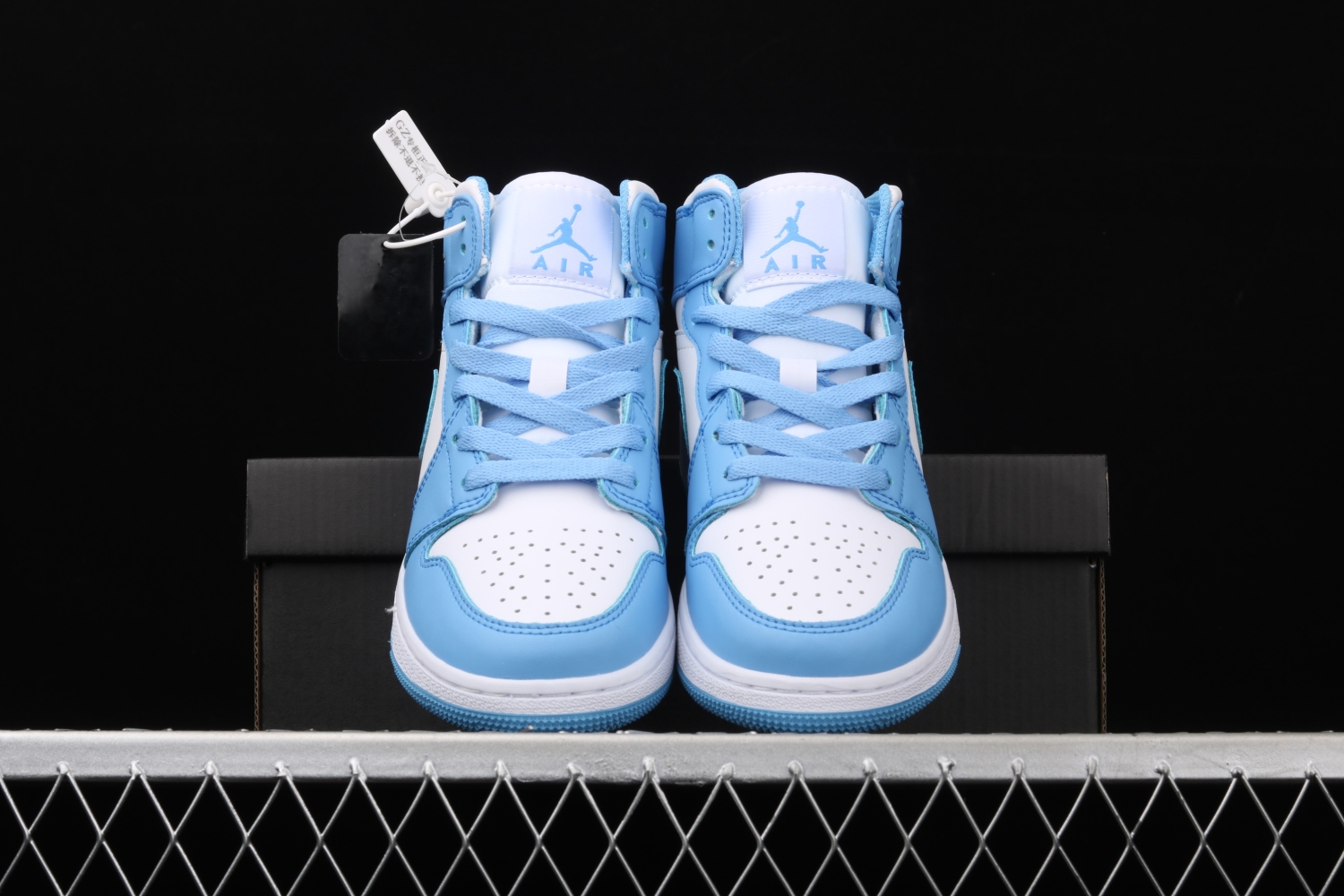 Jordan 1 Retro Mid UNC 554724-106