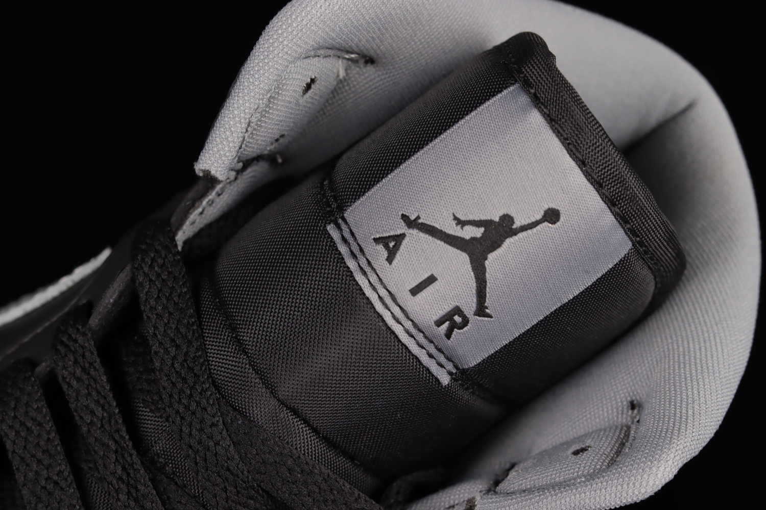 Jordan 1 Mid Shadow (W) BQ6472-007