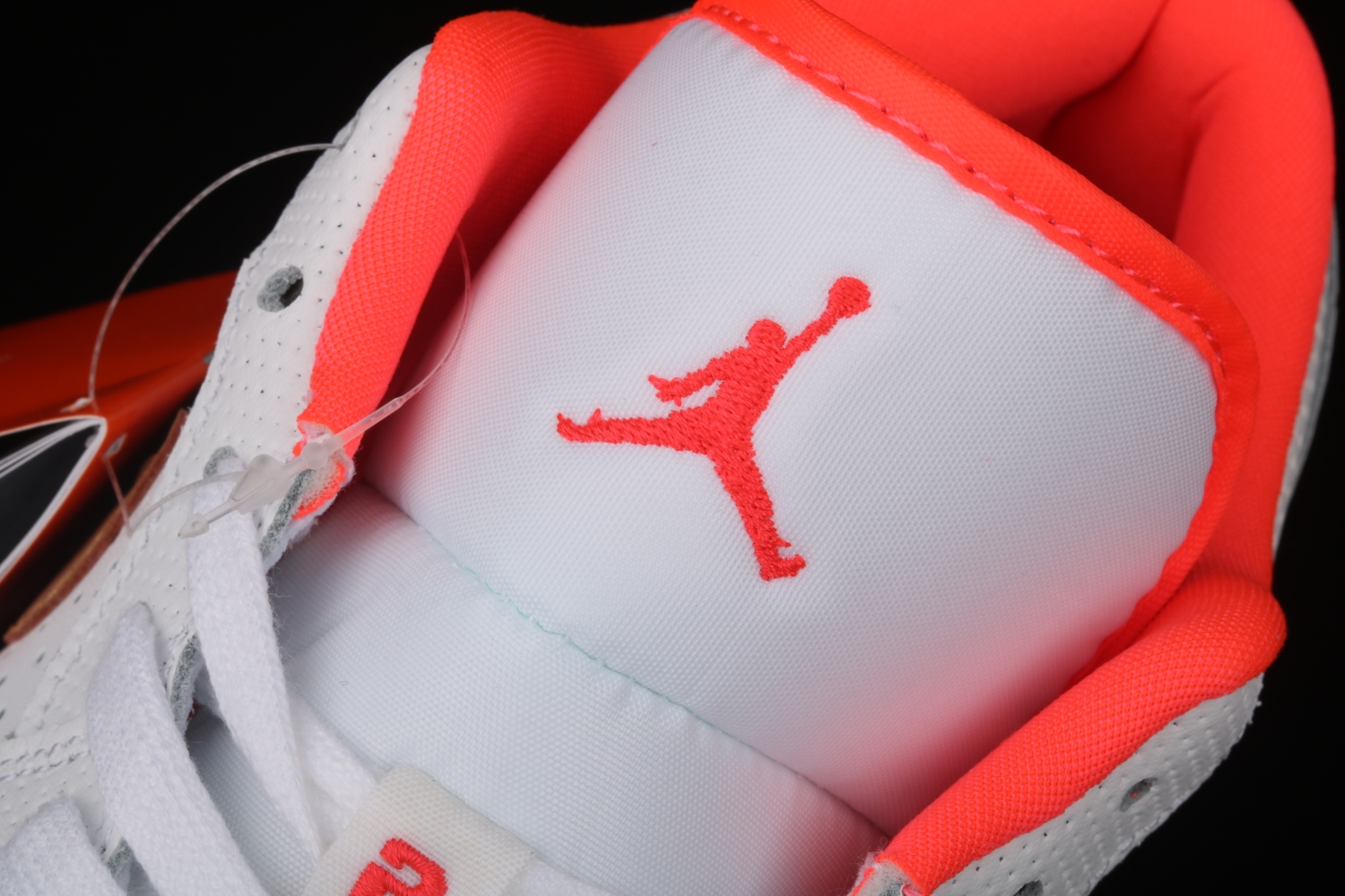 Jordan 1 Low SE White Sesame (W) DC9509-100