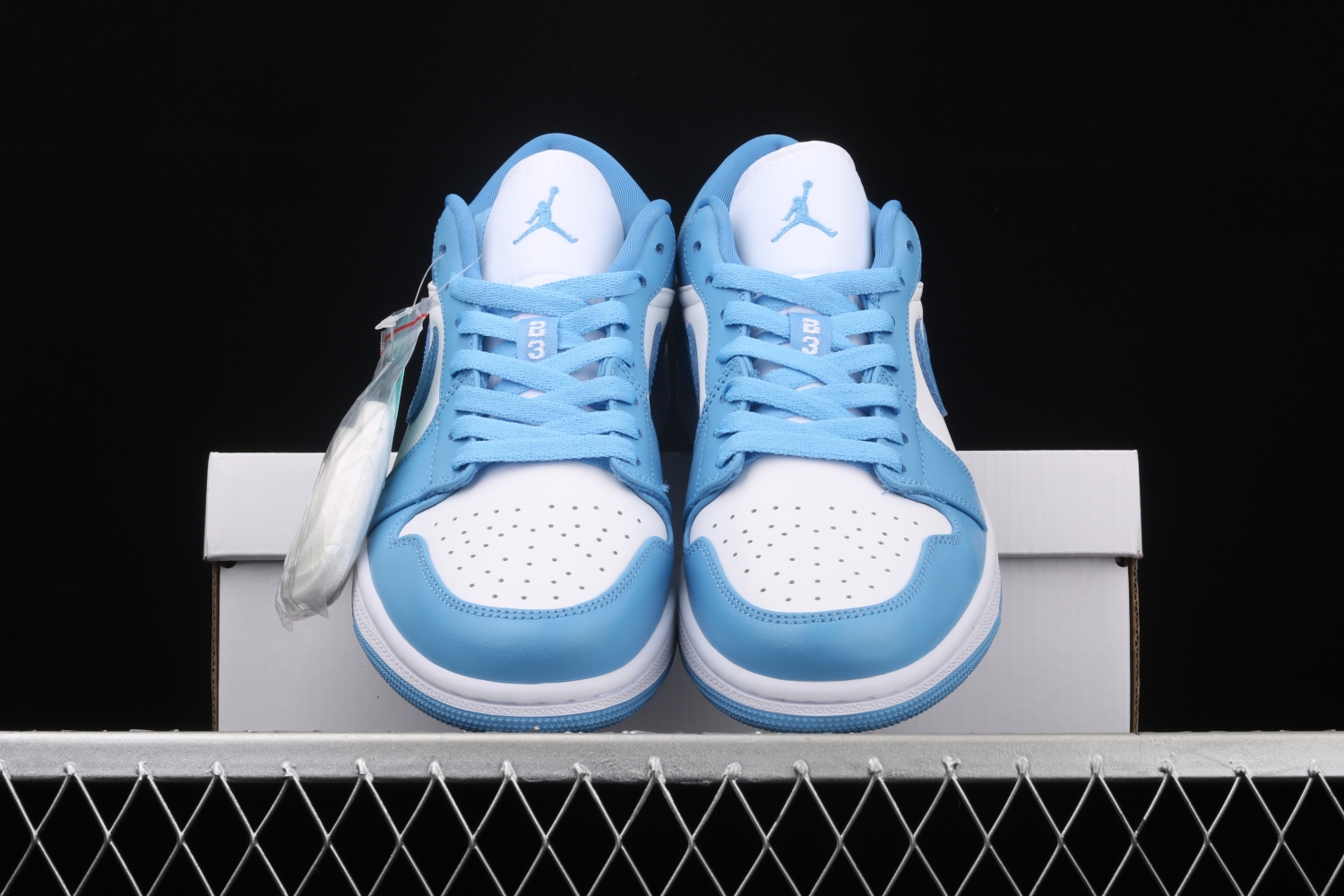 Jordan 1 Low UNC (W) AO9944-441
