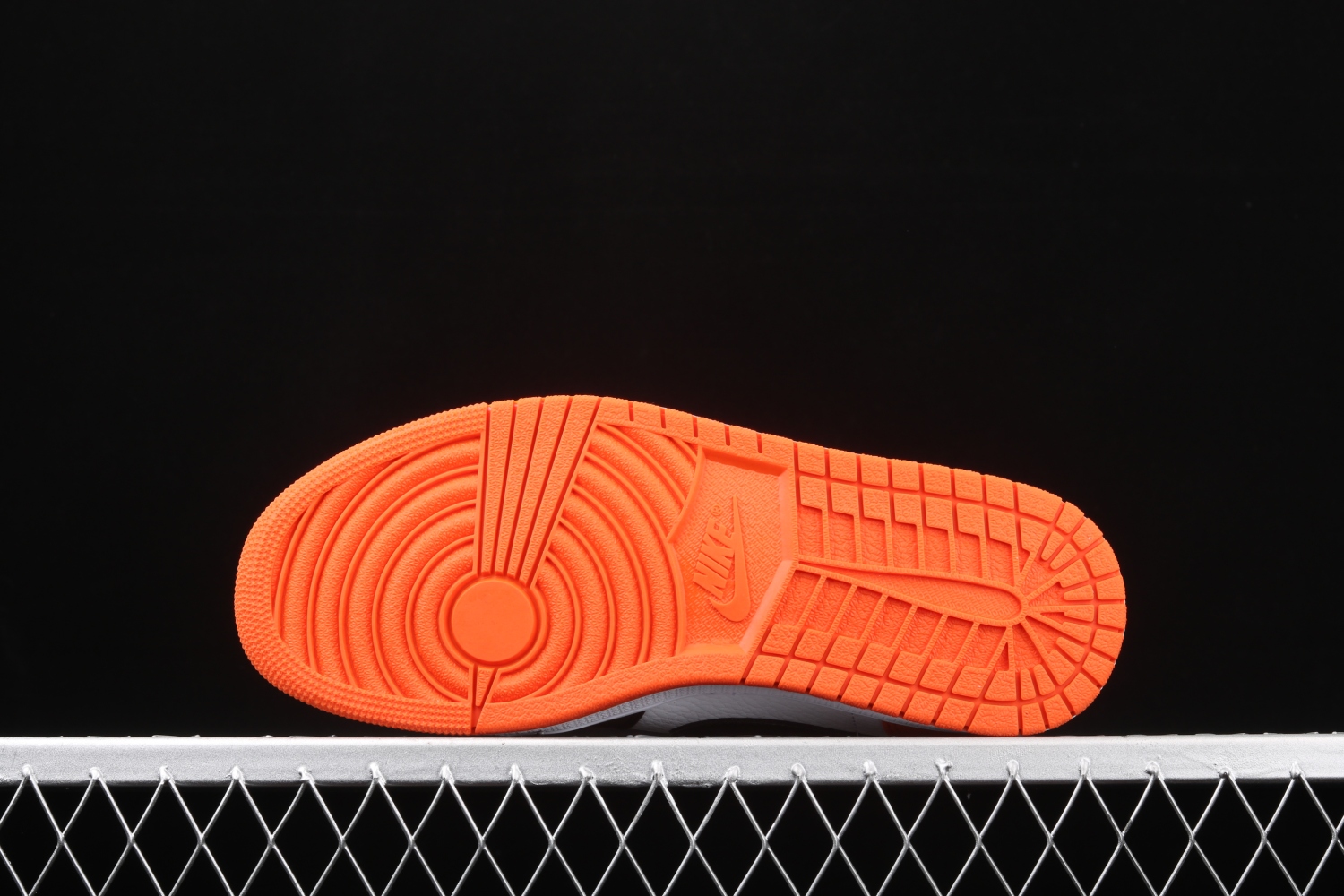 Jordan 1 Low Shattered Backboard 553558-128