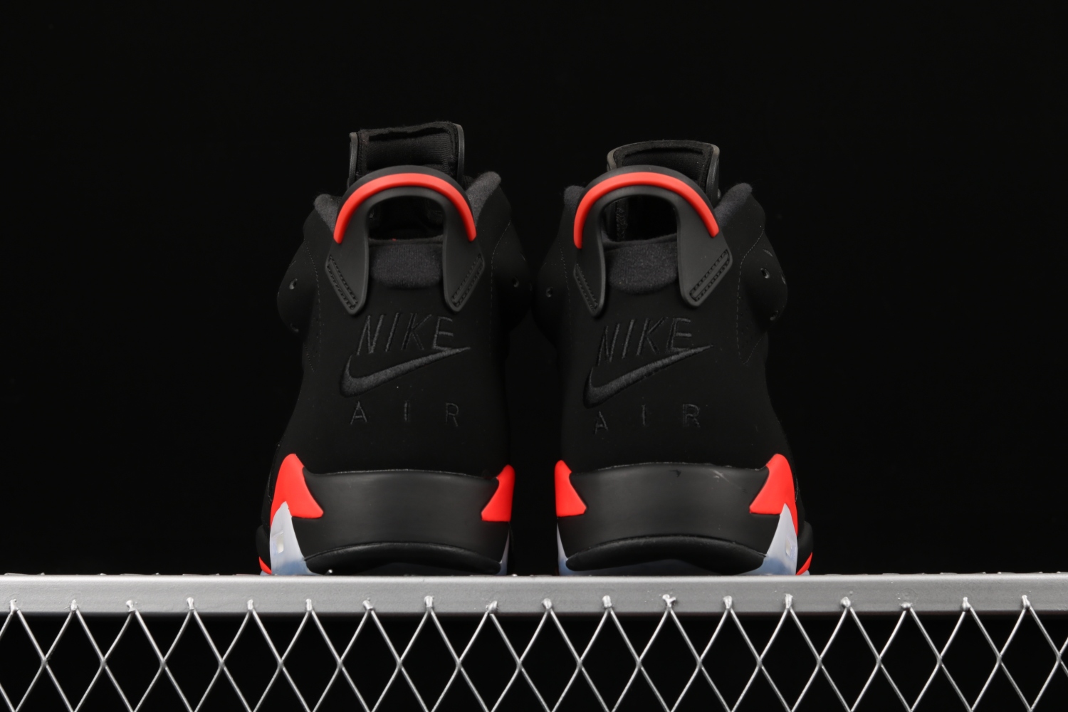 Jordan 6 Retro Black Infrared (2019) 384664-060