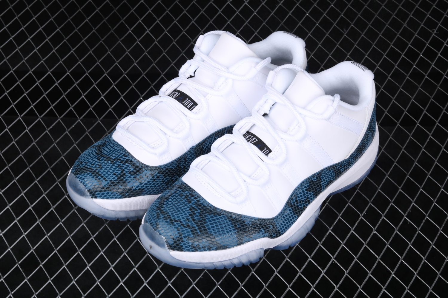 Jordan 11 Retro Low Snake Navy (2019) CD6846-102
