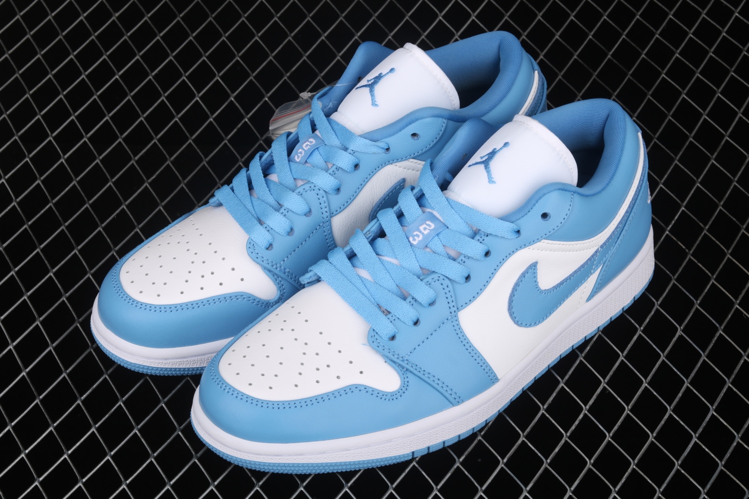 Jordan 1 Low UNC (W) AO9944-441