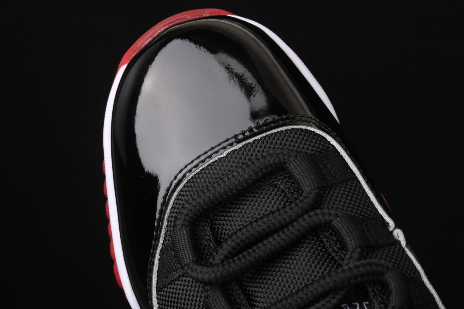 Jordan 11 Retro Playoffs Bred 2019 (GS) 378037-061