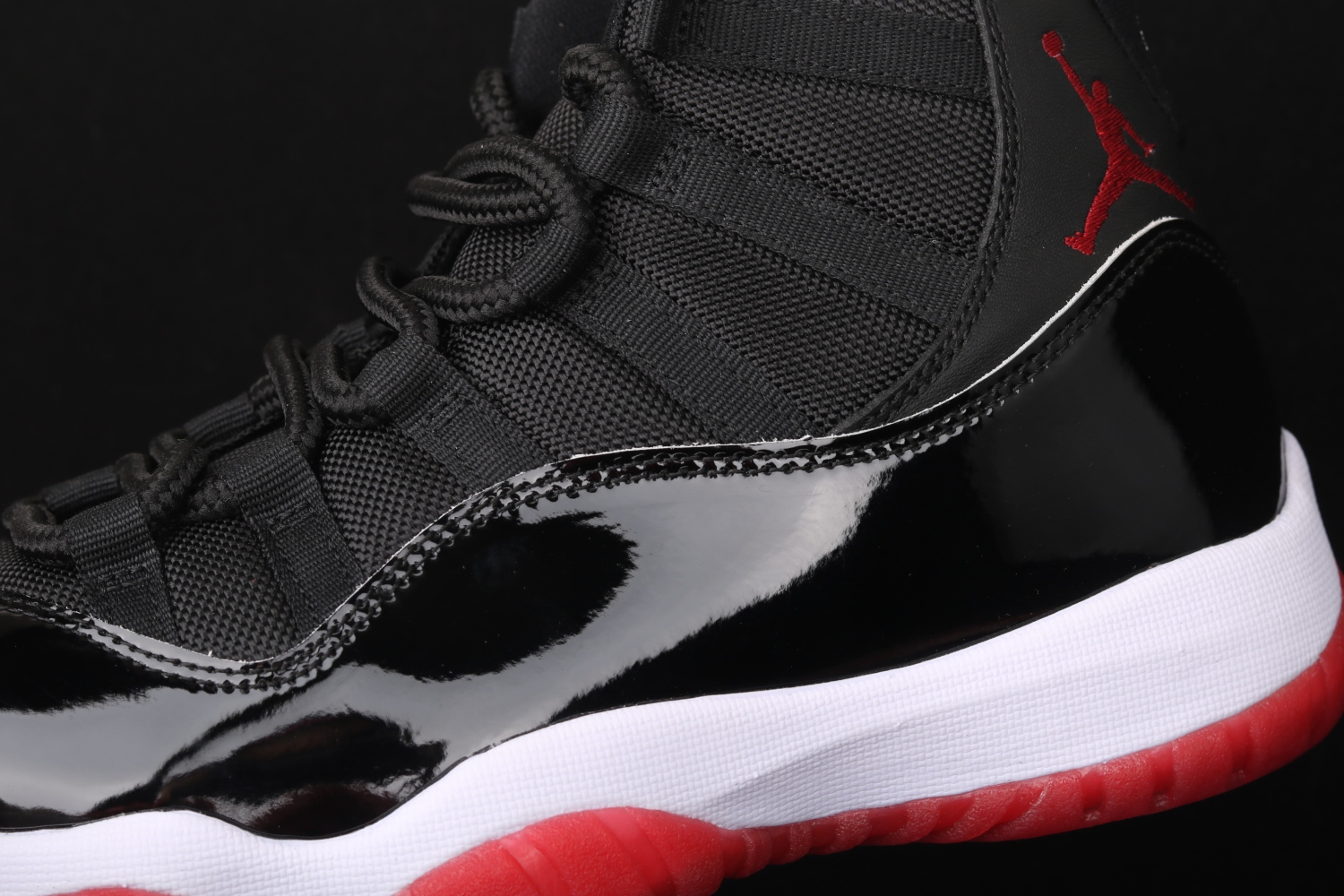 Jordan 11 Retro Playoffs Bred 2019 (GS) 378037-061