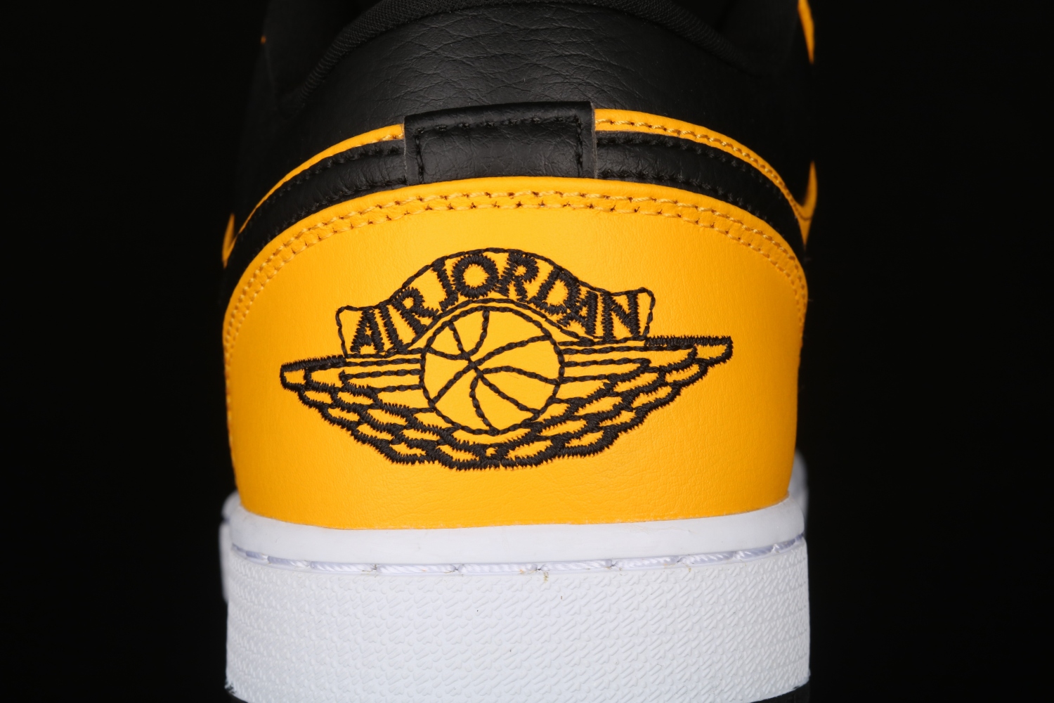 Jordan 1 Low University Gold 553558-700