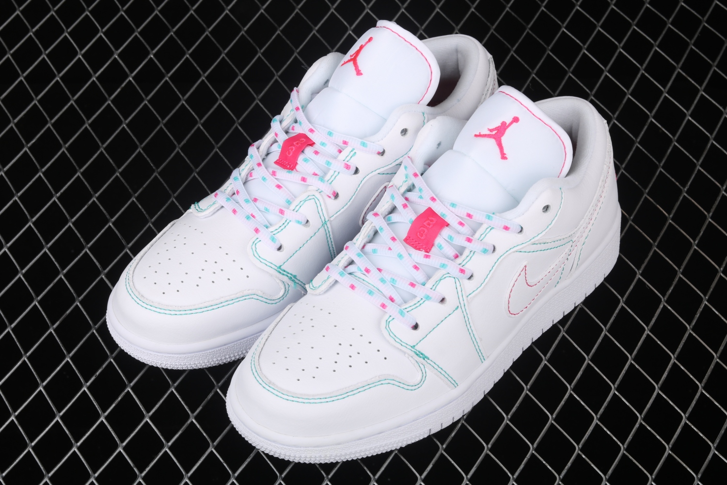 Jordan 1 Low White Green Pink (GS) 554723-101