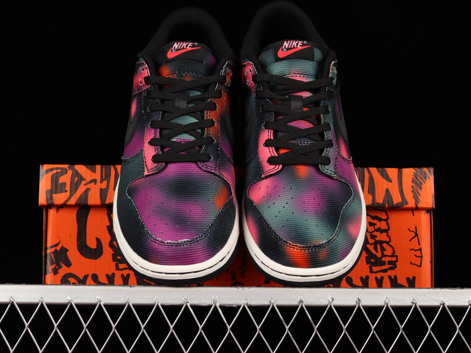 Nike Dunk Low Graffiti Pink DM0108-002