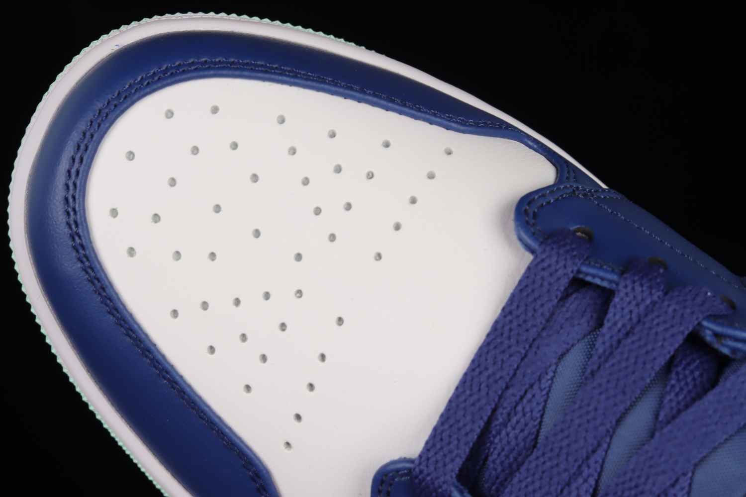 Jordan 1 Mid Blue Mint 554724-413