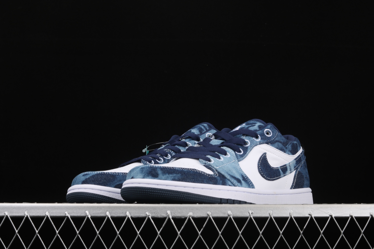 Jordan 1 Low Washed Denim  CZ8455-100