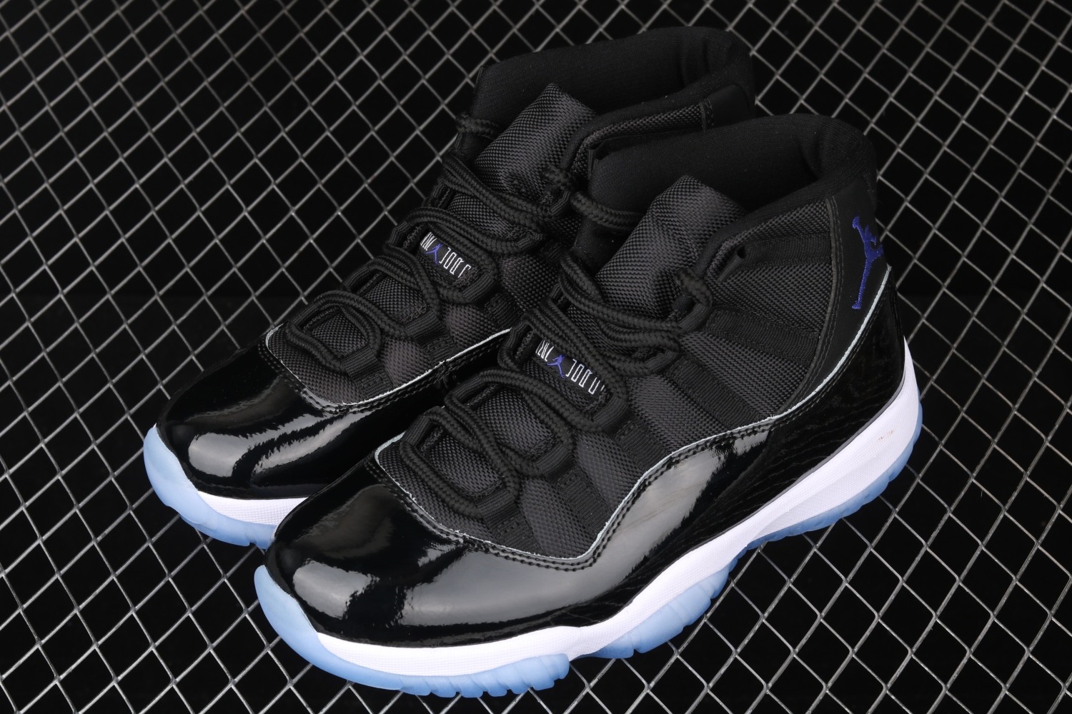 Jordan 11 Retro Space Jam (2016) 378037-003