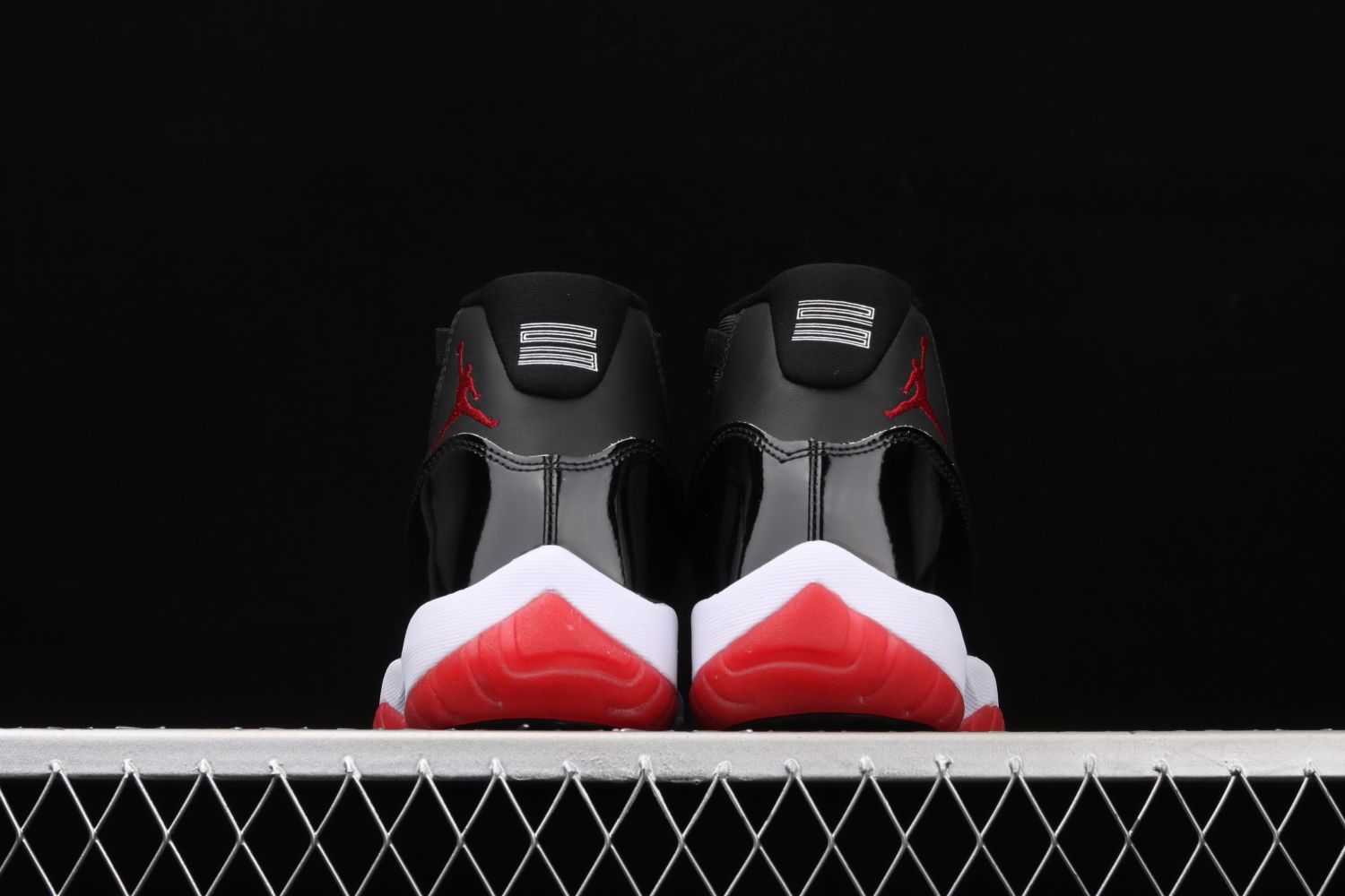 Jordan 11 Retro Playoffs Bred 2019 (GS) 378037-061