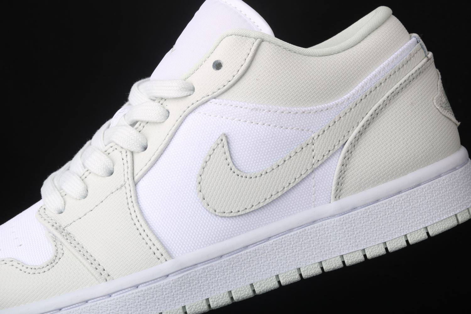 Jordan 1 Low Spruce Aura (W) CW1381-003
