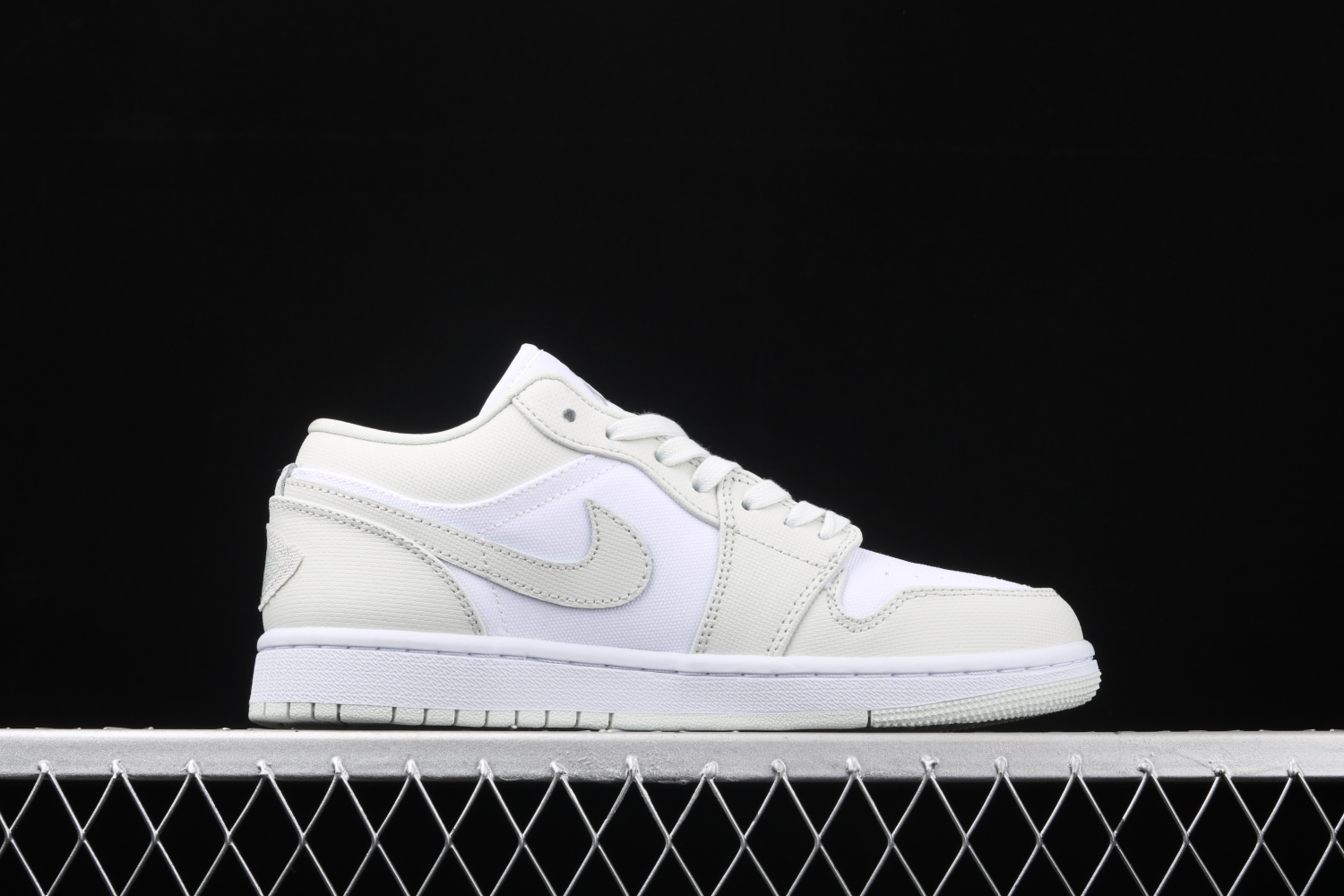Jordan 1 Low Spruce Aura (W) CW1381-003