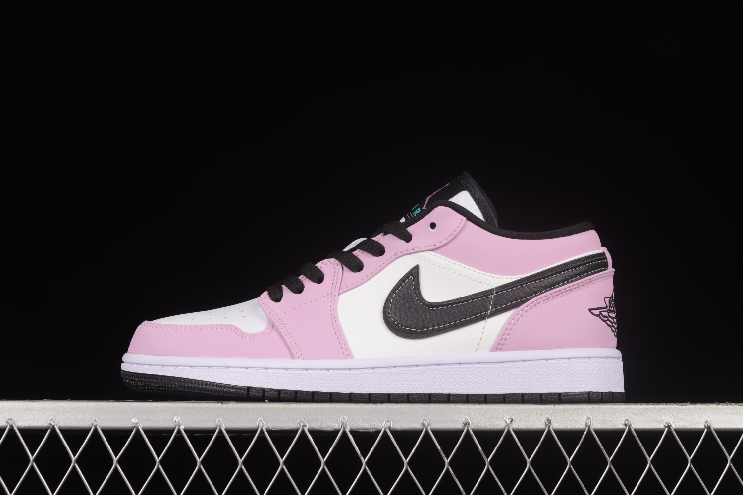 Jordan 1 Low SE Violet Shock White Black CK3022-503