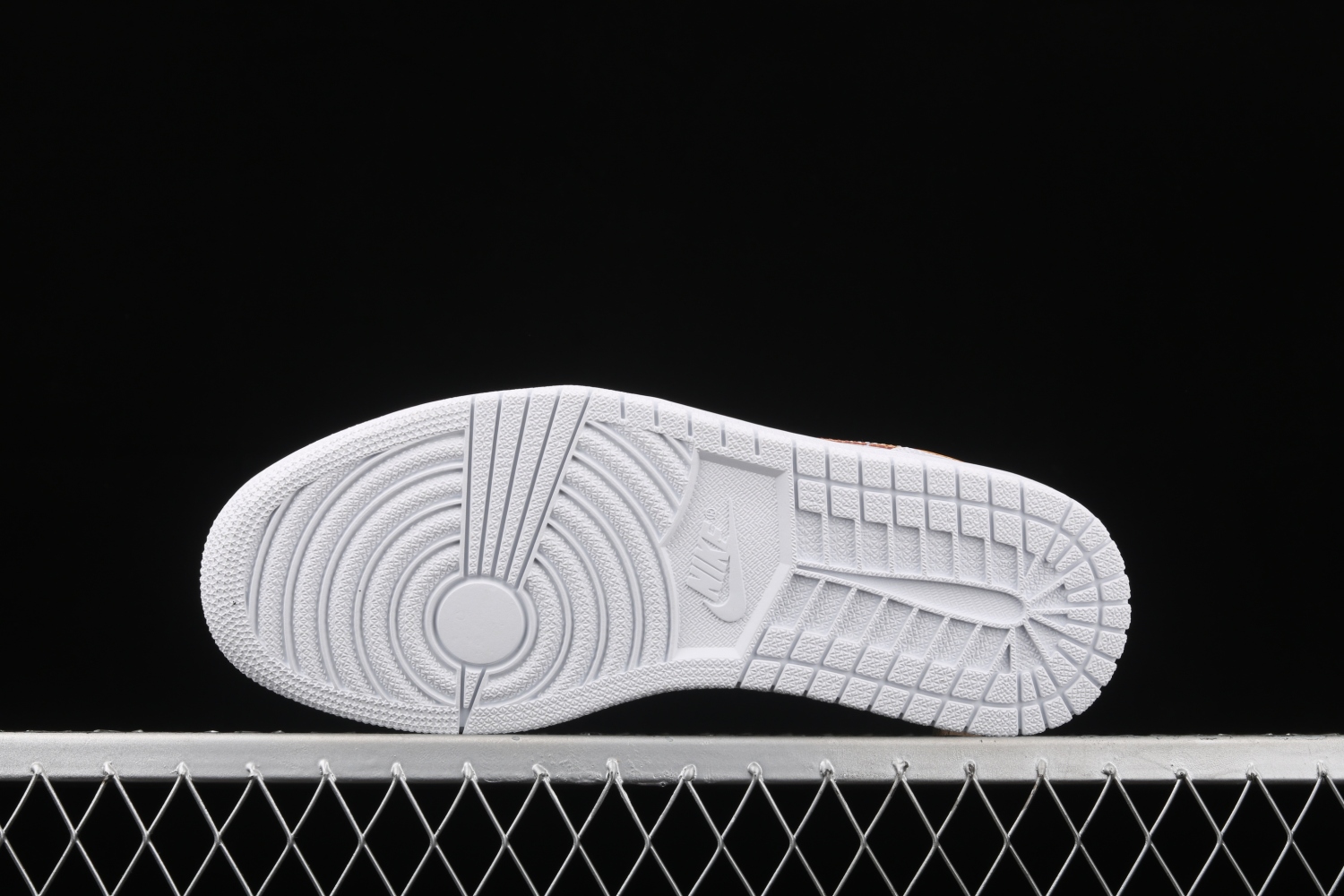 Jordan 1 Low White Metallic Gold (W) CZ4776-100