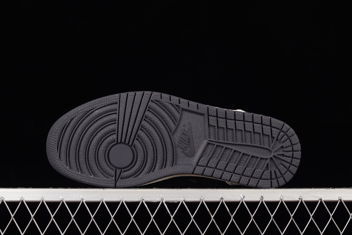 Jordan 1 Low Beaded Swoosh DV1762-001