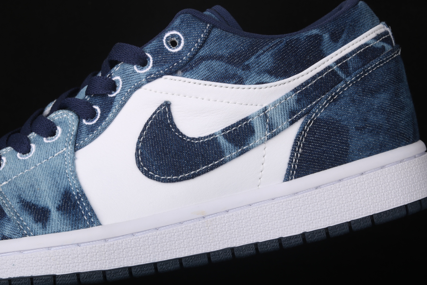 Jordan 1 Low Washed Denim  CZ8455-100