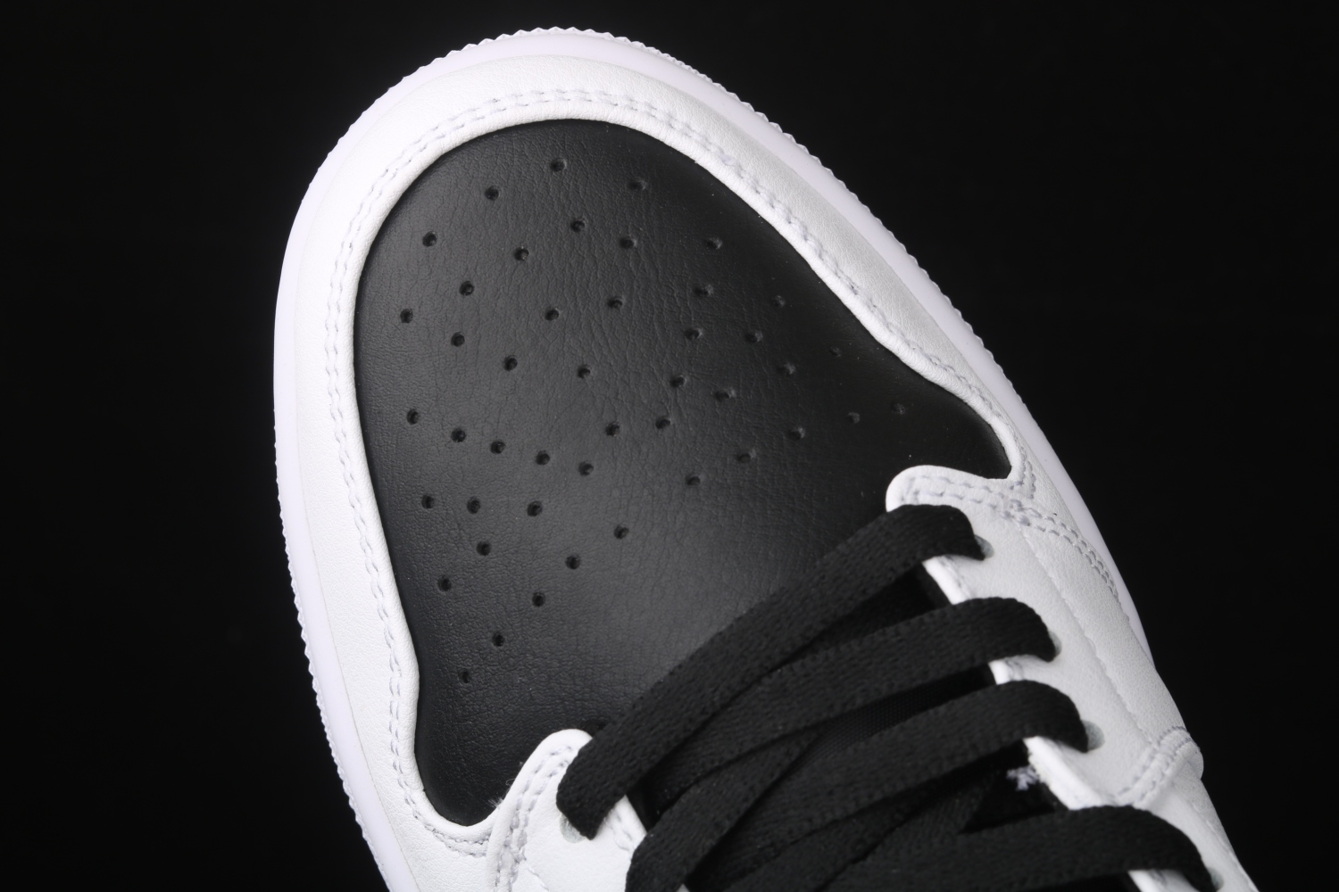 Jordan 1 Low White Black (GS) 553560-103