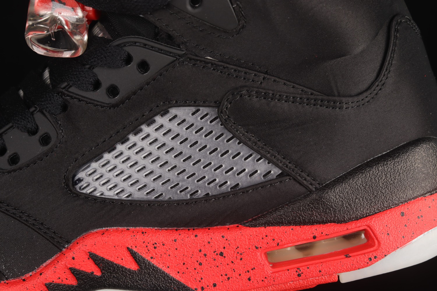 Jordan 5 Retro Satin Bred 136027-006