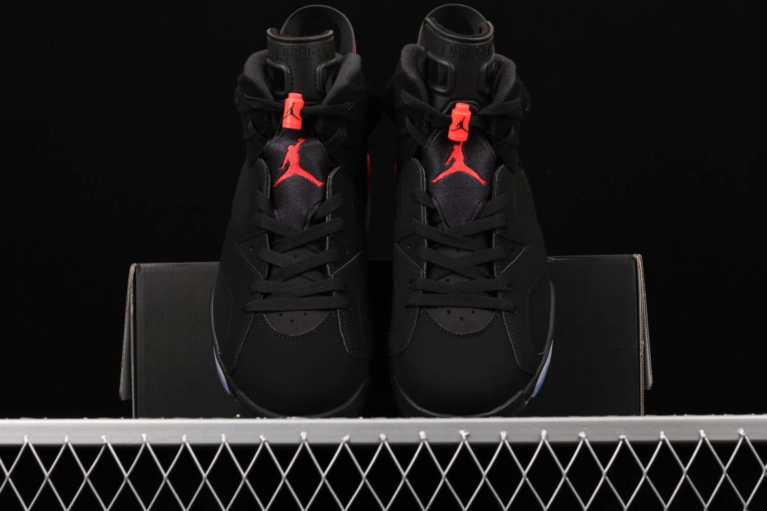 Jordan 6 Retro Black Infrared (2019) 384664-060
