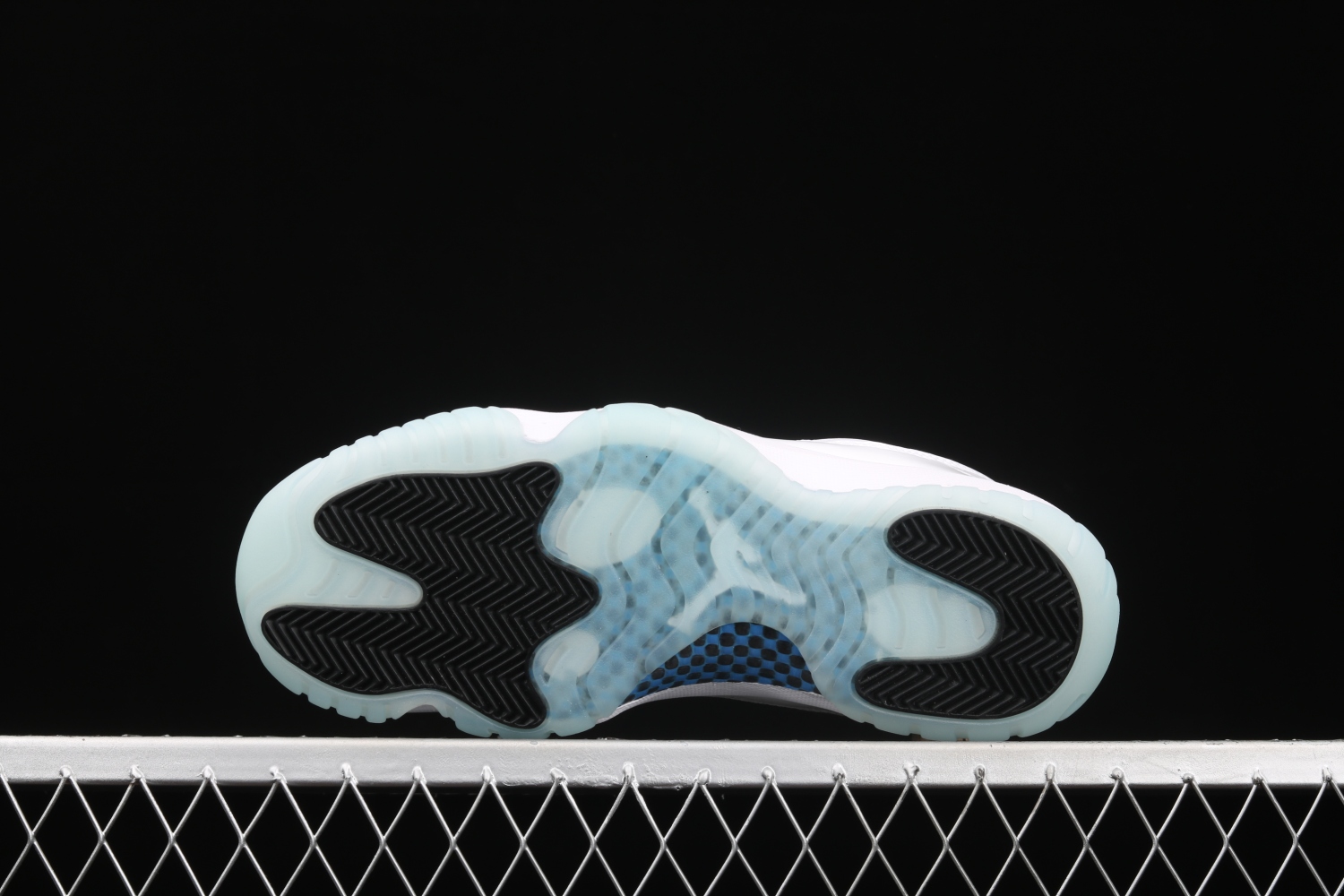 Jordan 11 Retro Low Legend Blue AV2187-117