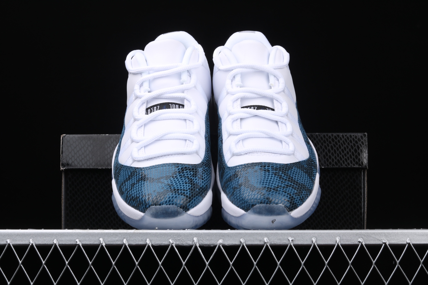 Jordan 11 Retro Low Snake Navy (2019) CD6846-102