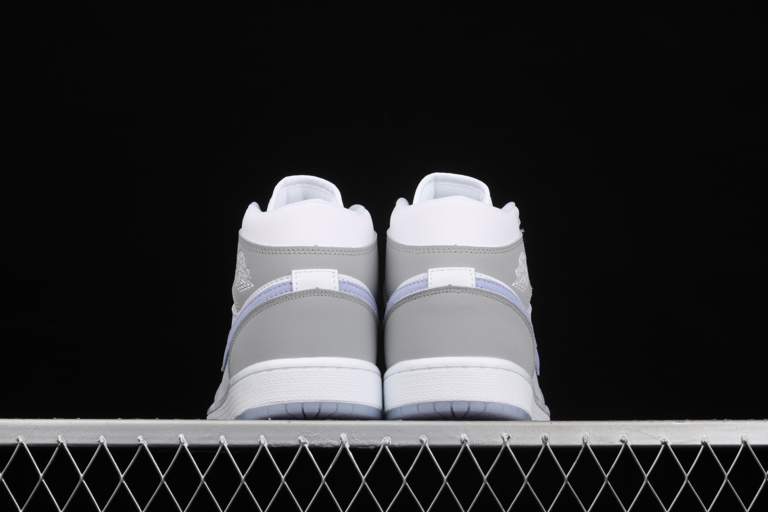 Jordan 1 Mid Wolf Grey Aluminum (W)  BQ6472-105