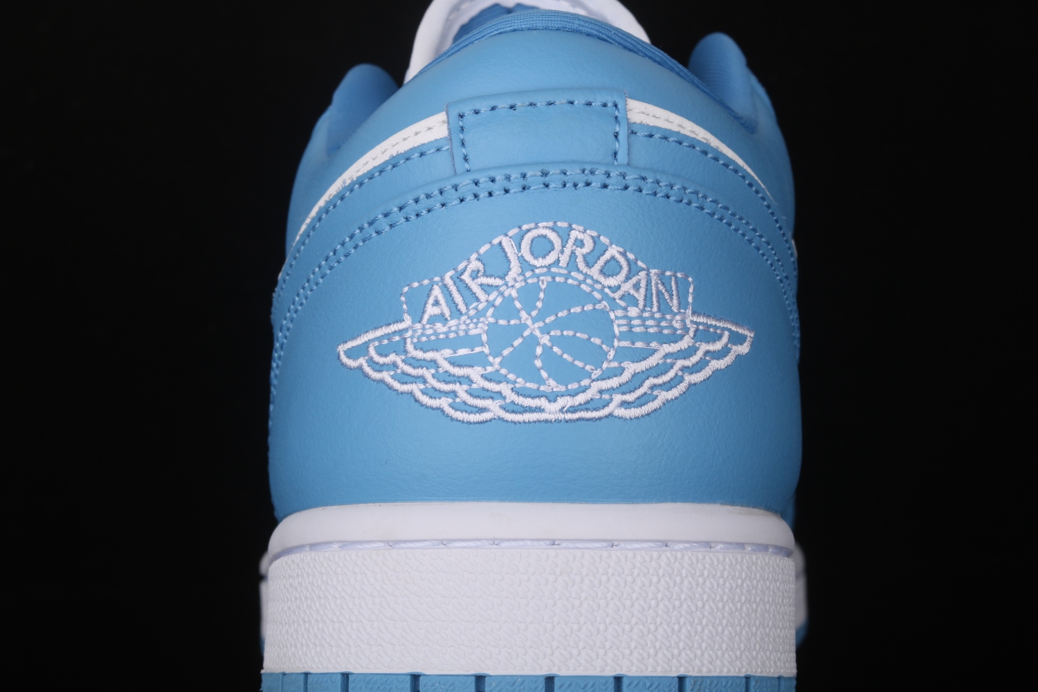 Jordan 1 Low UNC (W) AO9944-441