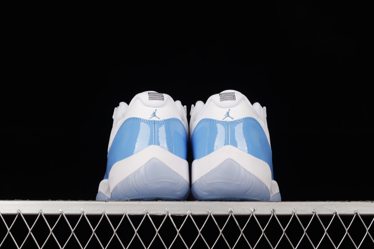 Jordan 11 Retro Low University Blue (2017) 528895-106