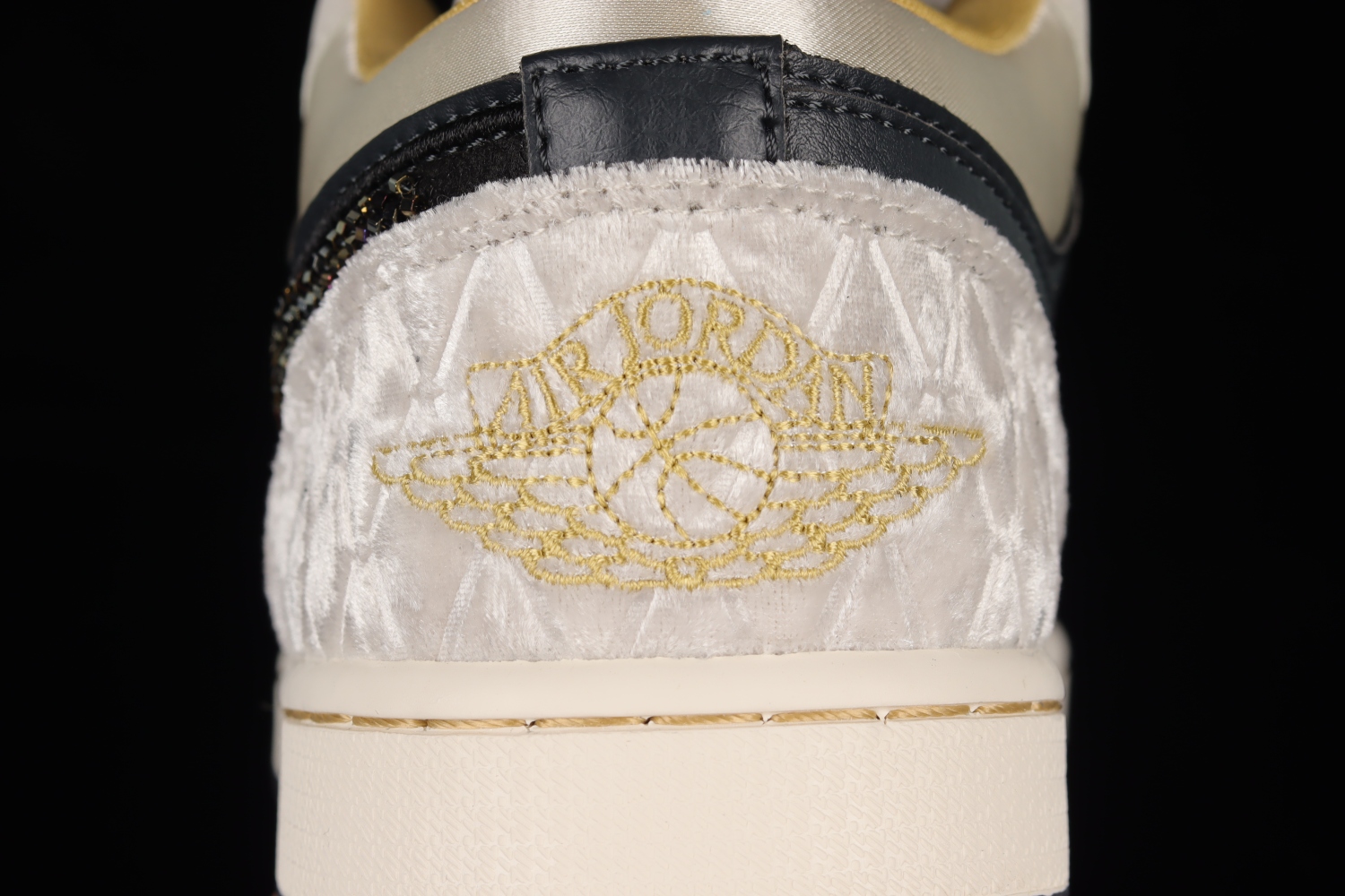 Jordan 1 Low Beaded Swoosh DV1762-001