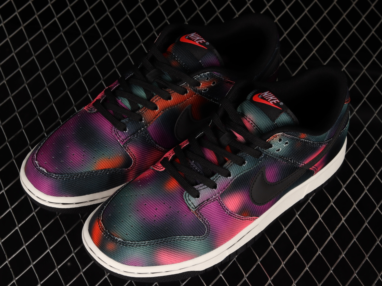 Nike Dunk Low Graffiti Pink DM0108-002